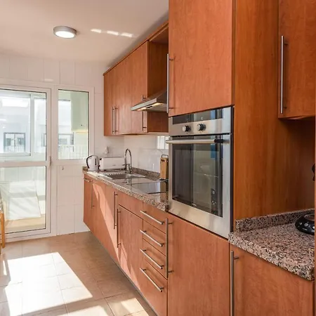 Apartment 2113-Beautiful 2 Beds Apt With Seaview